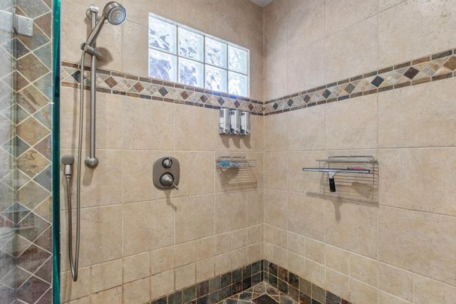 17993 Jayhawk Dr, Penn Valley, CA 95946