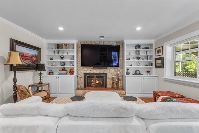 17993 Jayhawk Dr, Penn Valley, CA 95946