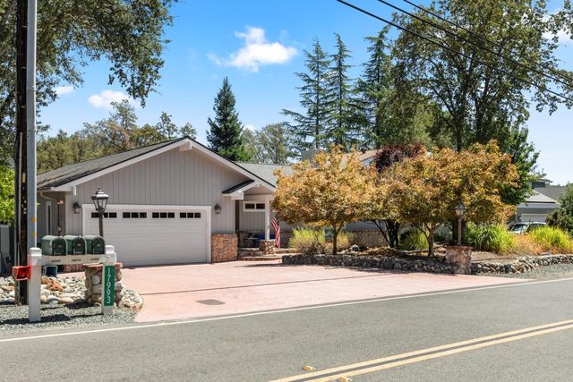 17993 Jayhawk Dr, Penn Valley, CA 95946