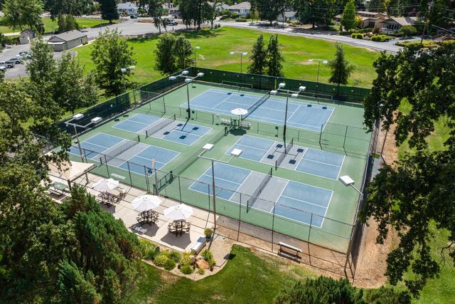 17993 Jayhawk Dr, Penn Valley, CA 95946