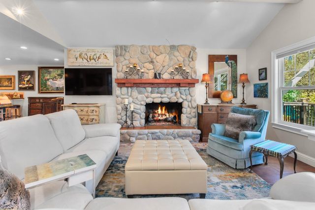 17993 Jayhawk Dr, Penn Valley, CA 95946