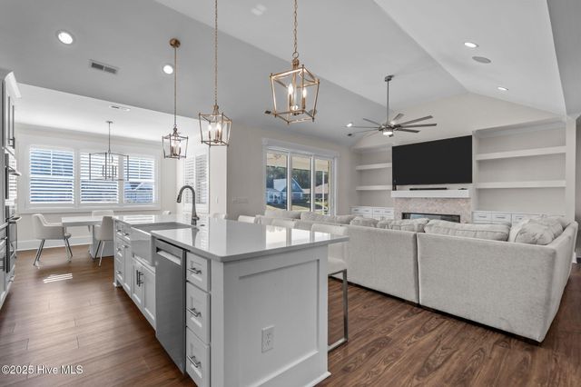 1005 Layne Court NE, Leland, NC 28451