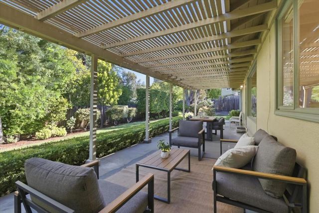 130 Erica Way, Portola Valley, CA 94028