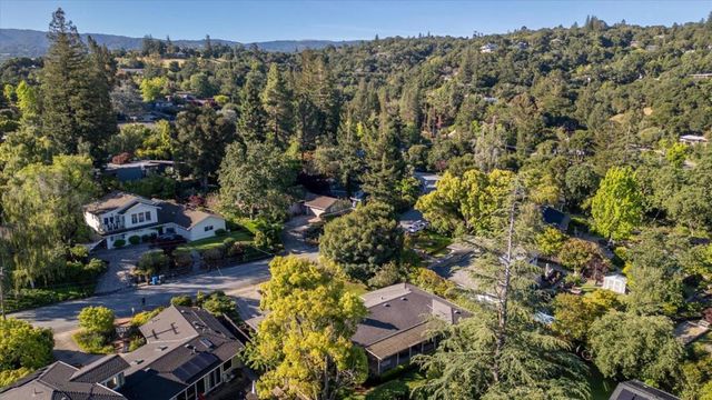 130 Erica Way, Portola Valley, CA 94028