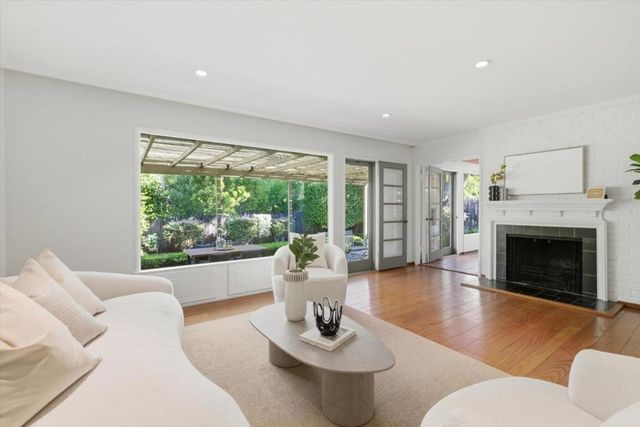 130 Erica Way, Portola Valley, CA 94028