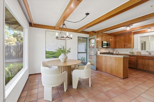 130 Erica Way, Portola Valley, CA 94028