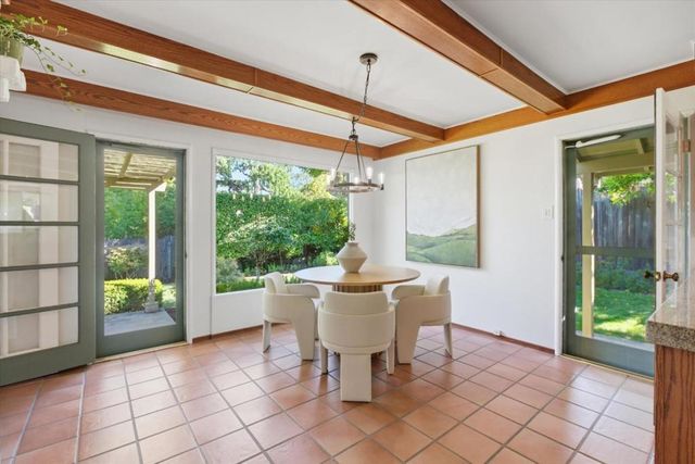 130 Erica Way, Portola Valley, CA 94028