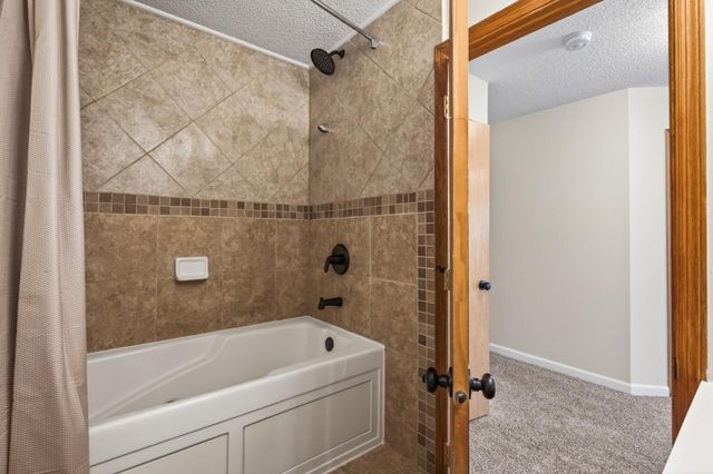 1100 S Passage SW, Isanti, MN 55040