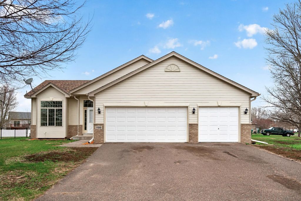 1100 S Passage SW, Isanti, MN 55040