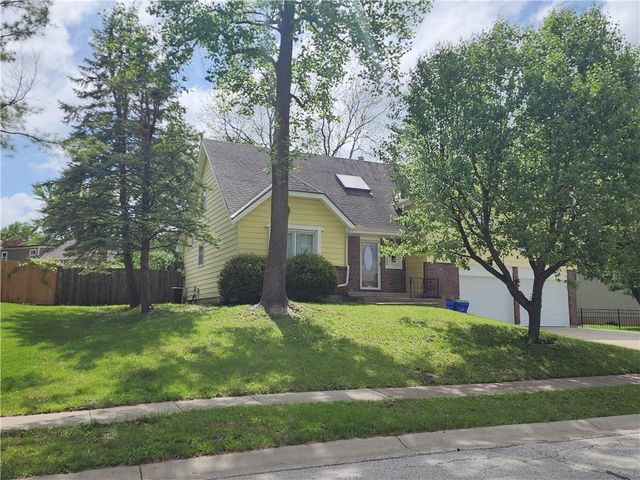 7302 Earnshaw Street, Shawnee, KS 66216