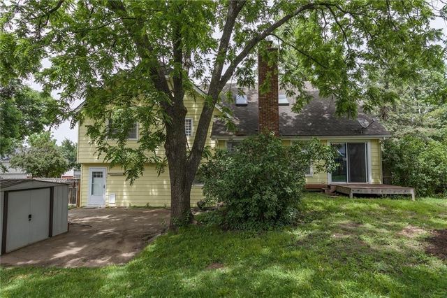 7302 Earnshaw Street, Shawnee, KS 66216