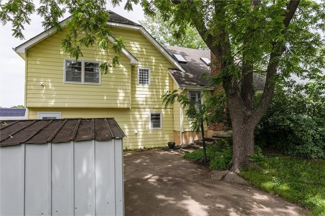 7302 Earnshaw Street, Shawnee, KS 66216