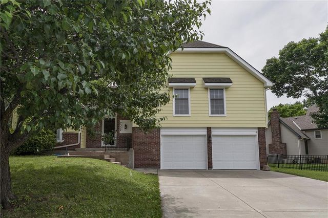 7302 Earnshaw Street, Shawnee, KS 66216