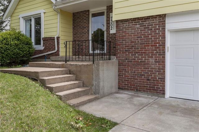 7302 Earnshaw Street, Shawnee, KS 66216