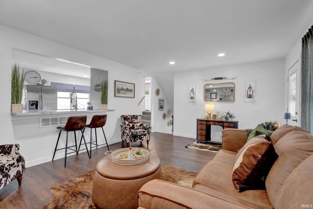 5906 Hamilton Drive, Evansville, IN 47711