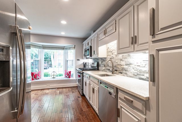 714 York Court, Northbrook, IL 60062