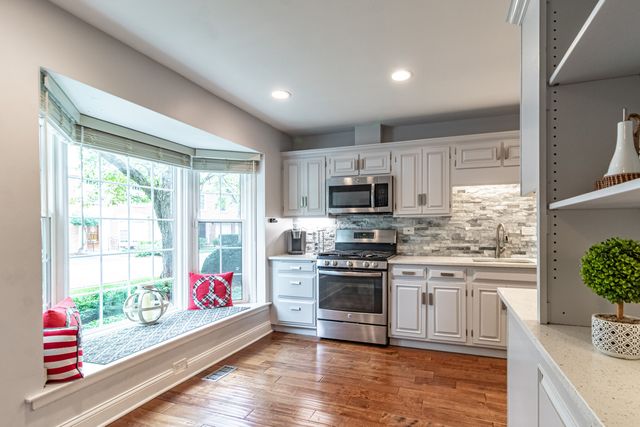 714 York Court, Northbrook, IL 60062