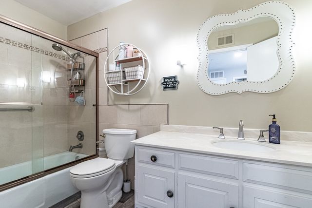 714 York Court, Northbrook, IL 60062