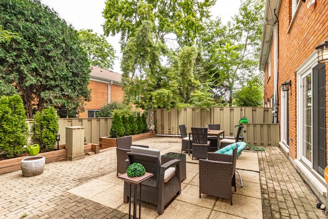 714 York Court, Northbrook, IL 60062