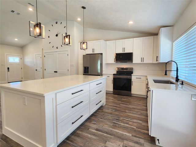 5004 N Colony Boulevard, The Colony, TX 75056