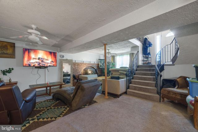 8916 TRUBADOR DR, Clinton, MD 20735
