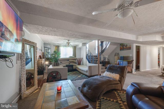 8916 TRUBADOR DR, Clinton, MD 20735