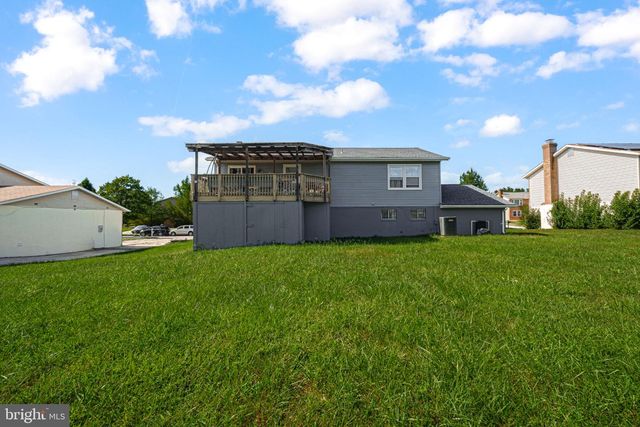 8916 TRUBADOR DR, Clinton, MD 20735