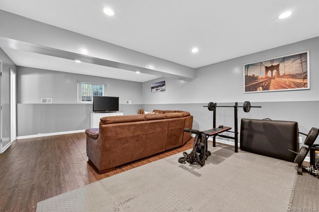 6 Vista Drive, Chester, NY 10918