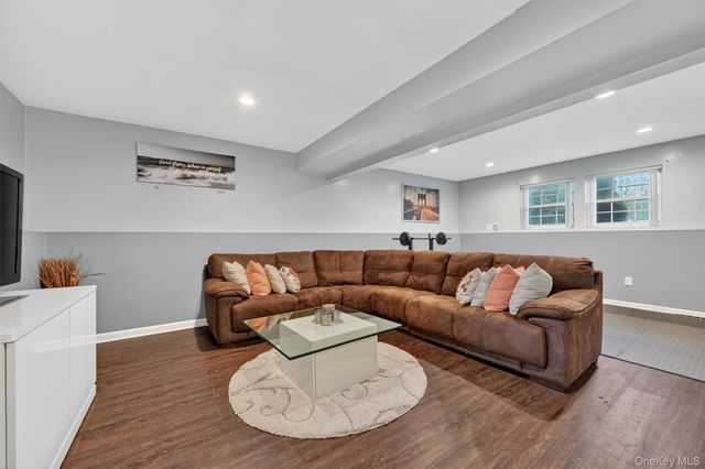 6 Vista Drive, Chester, NY 10918