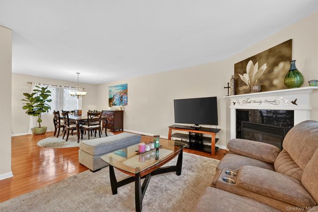 6 Vista Drive, Chester, NY 10918