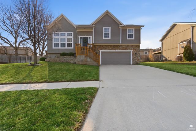 1334 Overbrooke Drive, Junction City, KS 66441