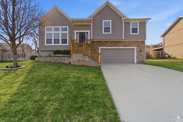1334 Overbrooke Drive, Junction City, KS 66441