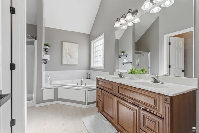 1334 Overbrooke Drive, Junction City, KS 66441