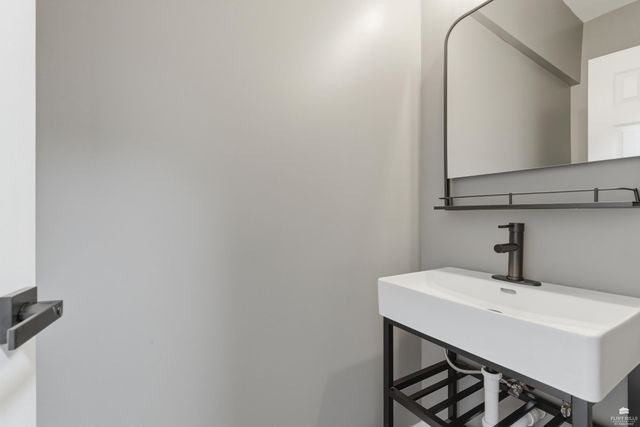 1334 Overbrooke Drive, Junction City, KS 66441