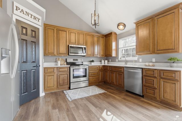 1334 Overbrooke Drive, Junction City, KS 66441