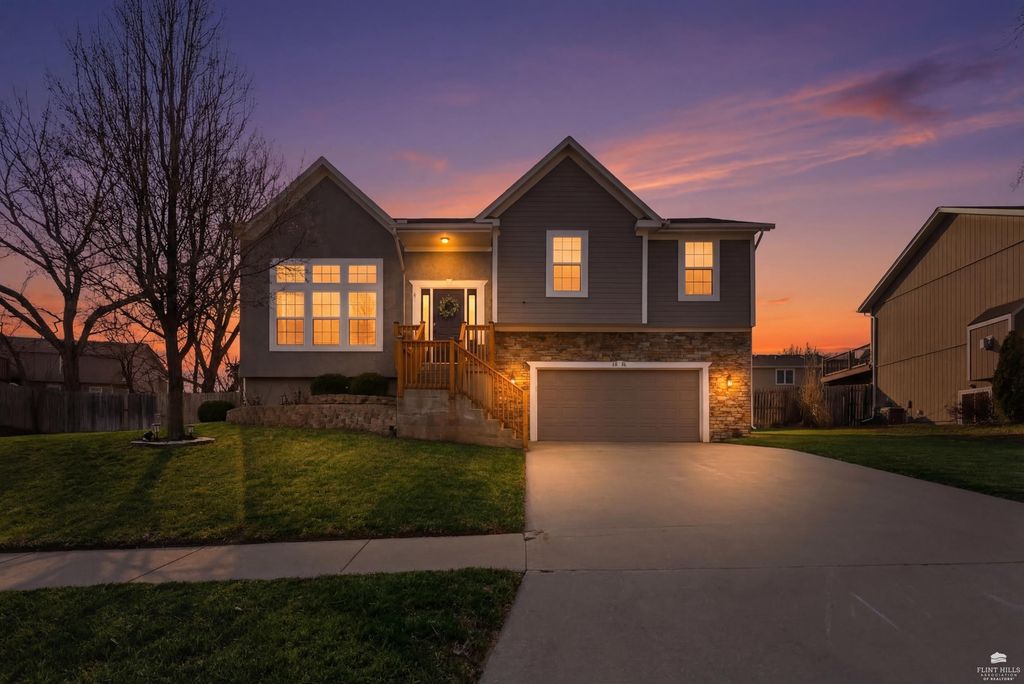 1334 Overbrooke Drive, Junction City, KS 66441