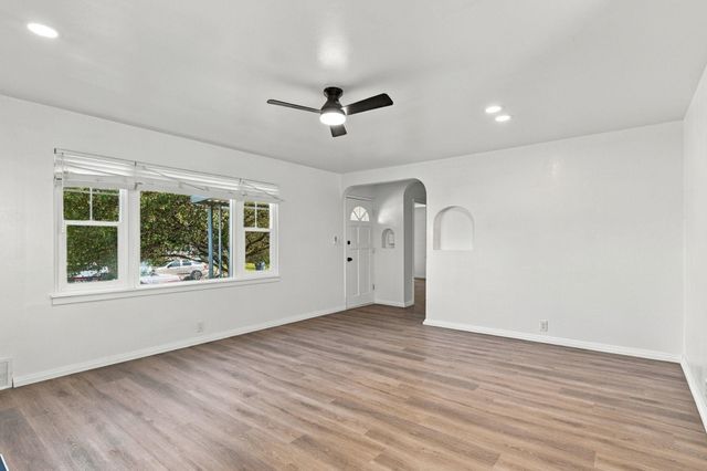 504 E Providence Ave, Spokane, WA 99207