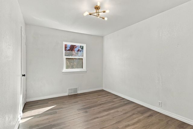 504 E Providence Ave, Spokane, WA 99207