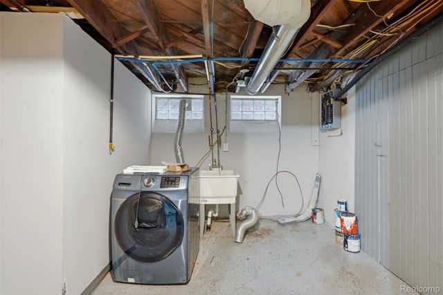 18625 Cherrylawn Street, Detroit, MI 48221