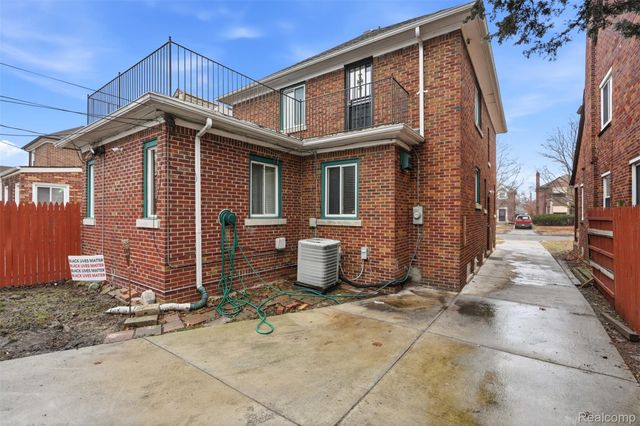 18625 Cherrylawn Street, Detroit, MI 48221