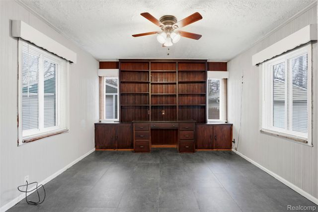 18625 Cherrylawn Street, Detroit, MI 48221