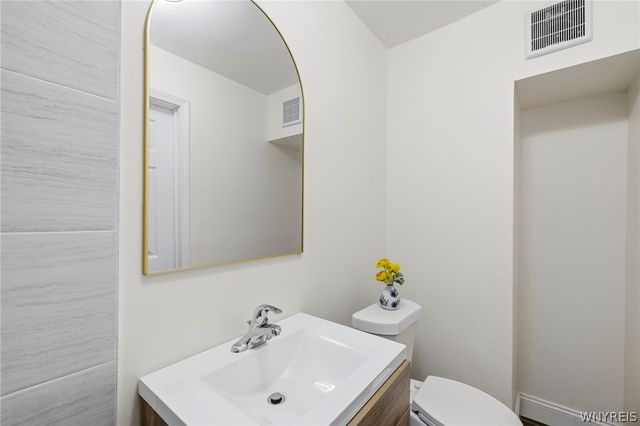 15 Remoleno Street, Buffalo, NY 14220