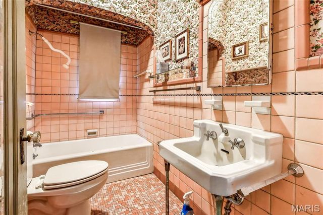 221 Easton Street, De Soto, MO 63020