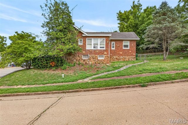 221 Easton Street, De Soto, MO 63020