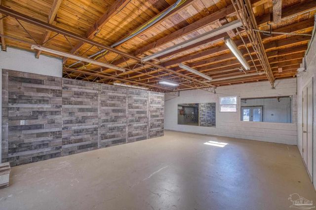 5770 Stewart St, Milton, FL 32570