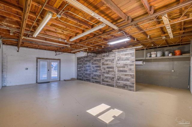 5770 Stewart St, Milton, FL 32570