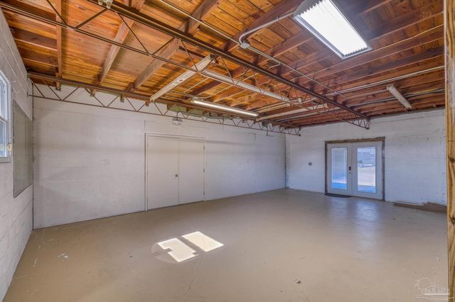 5770 Stewart St, Milton, FL 32570