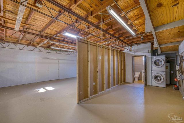 5770 Stewart St, Milton, FL 32570