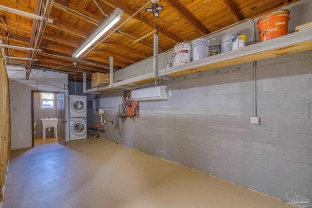 5770 Stewart St, Milton, FL 32570