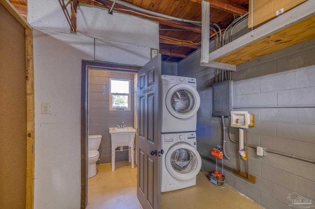 5770 Stewart St, Milton, FL 32570